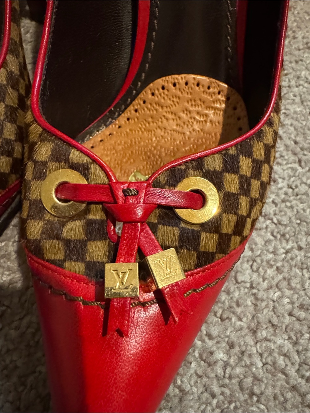 Louis Vuitton Red & Brown Damier Pointed Toe Bow Pumps size 35 - Picture 3 of 16